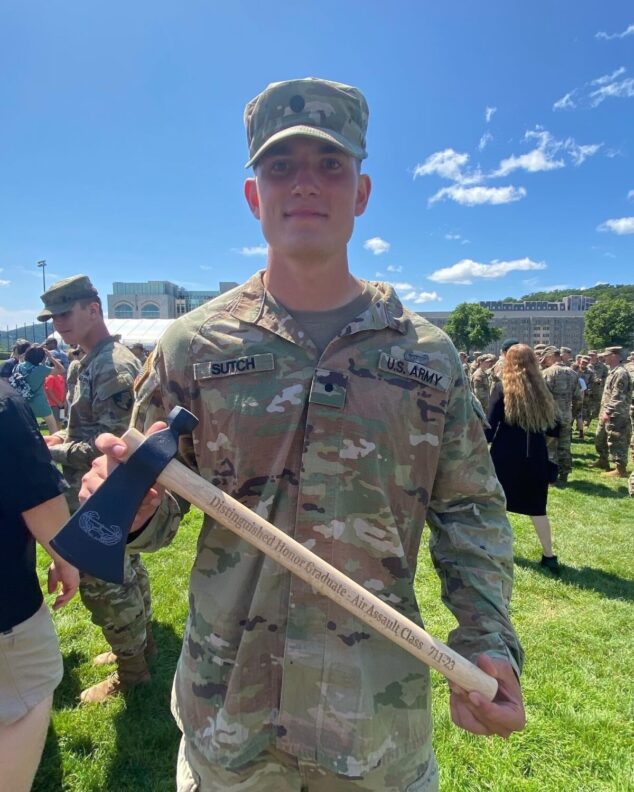 Cadet Sutch Distinguished Honor Graduate for his Army Air Assault School class